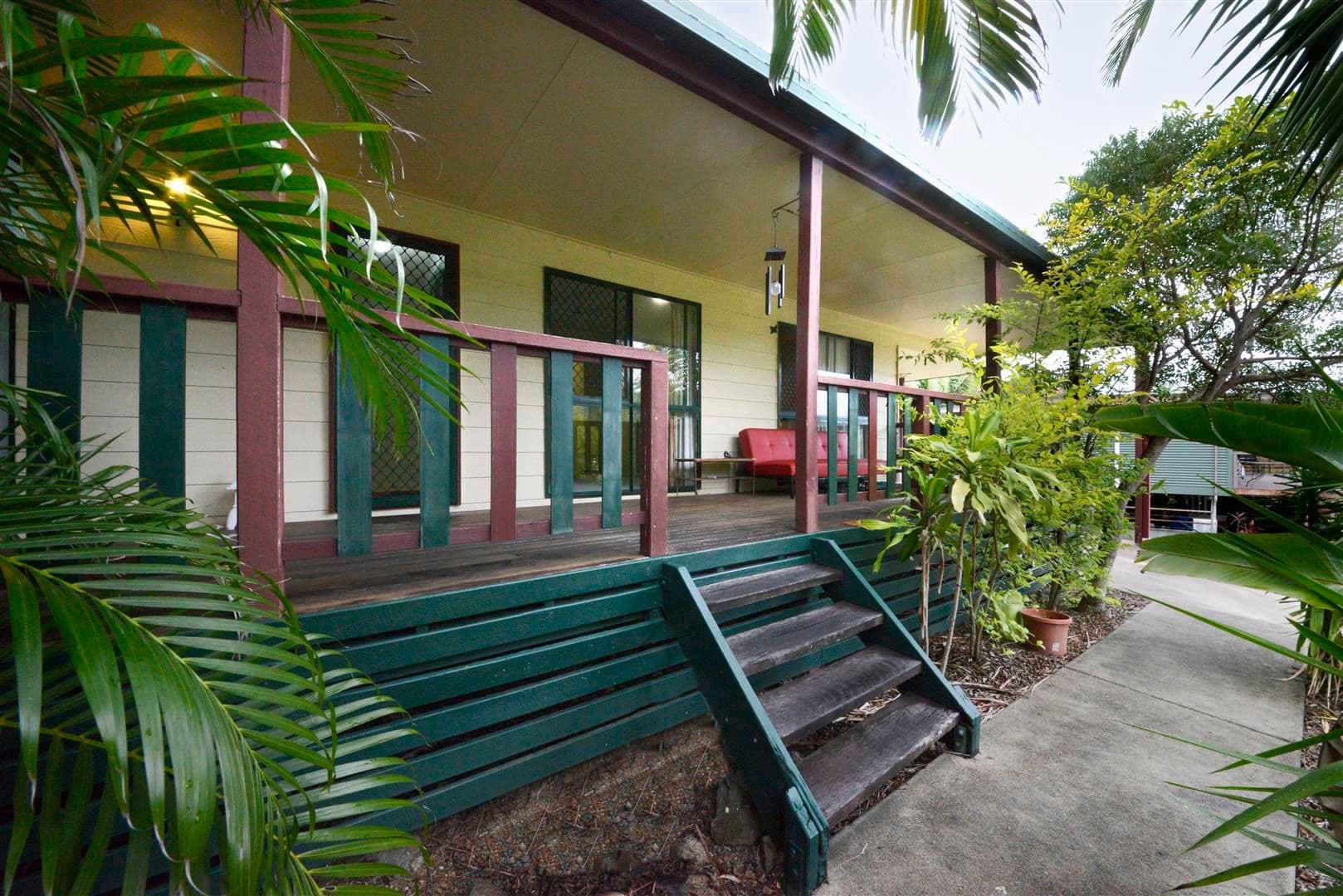 20 Grace Avenue, Cannonvale QLD 4802, Cannonvale - Thumbnail 2