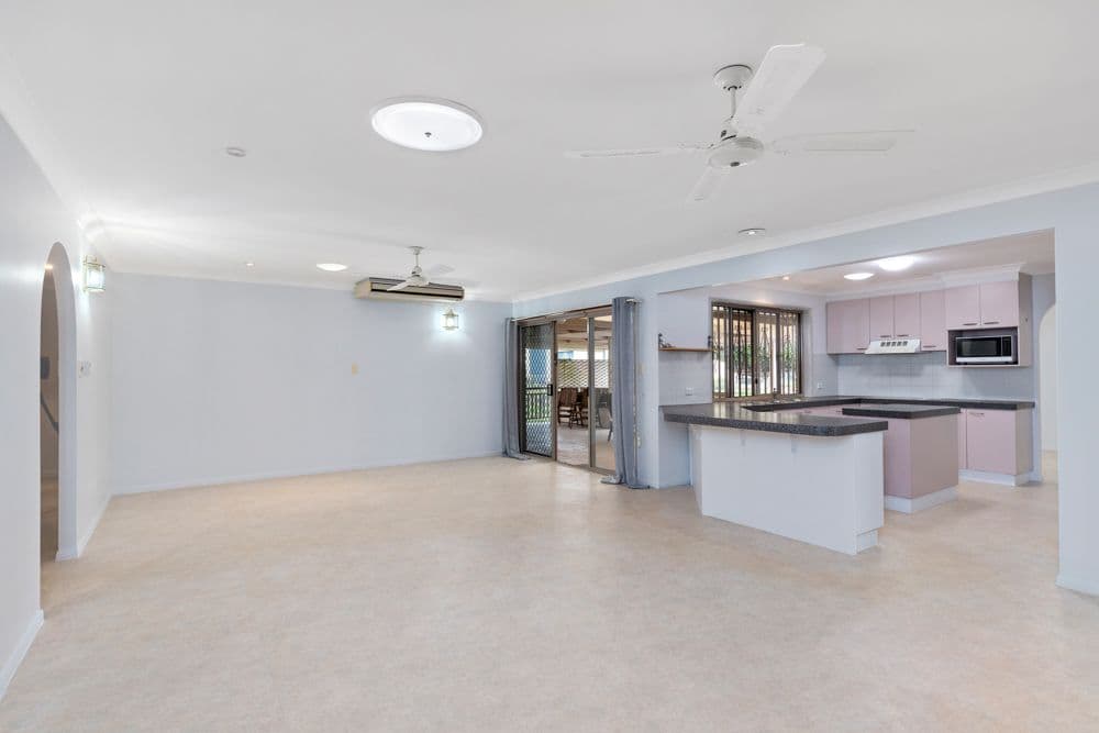 11-13 Haig Road, Birkdale QLD 4159, Birkdale - Thumbnail 4