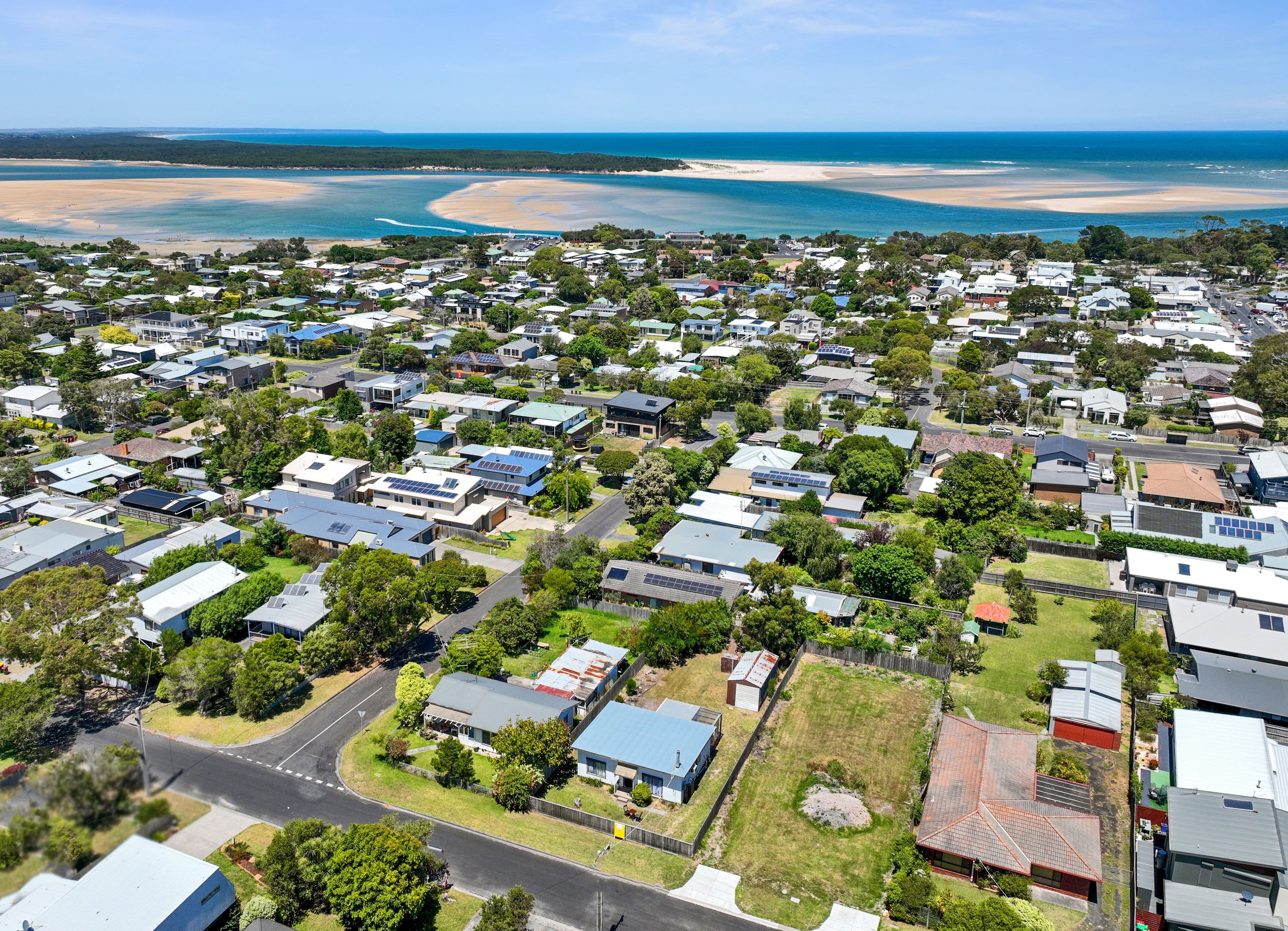6 Bruce Street, Inverloch VIC 3996, Inverloch - Image 1