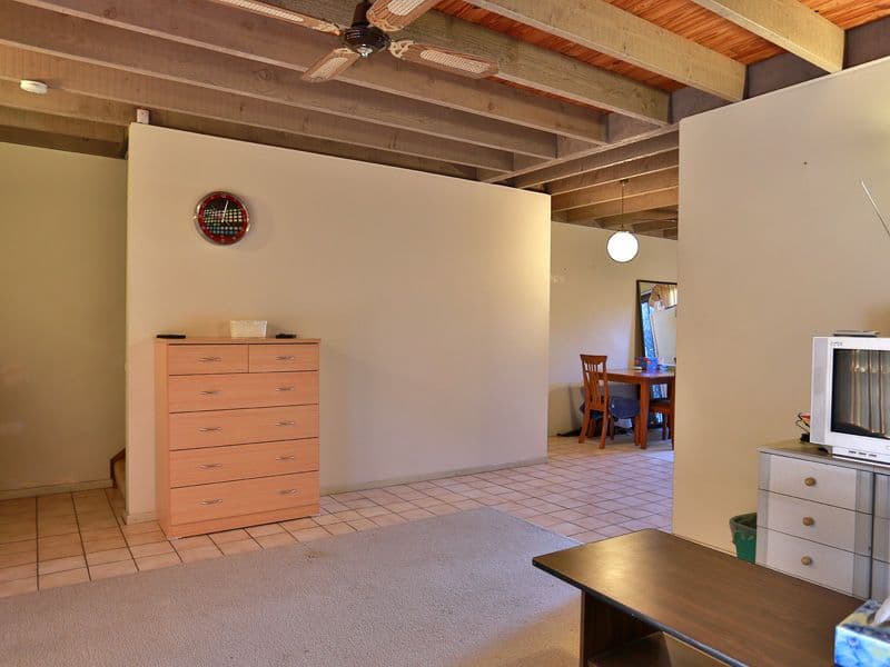 11 Balcara Avenue, CARSELDINE QLD 4034, Carseldine - Thumbnail 4