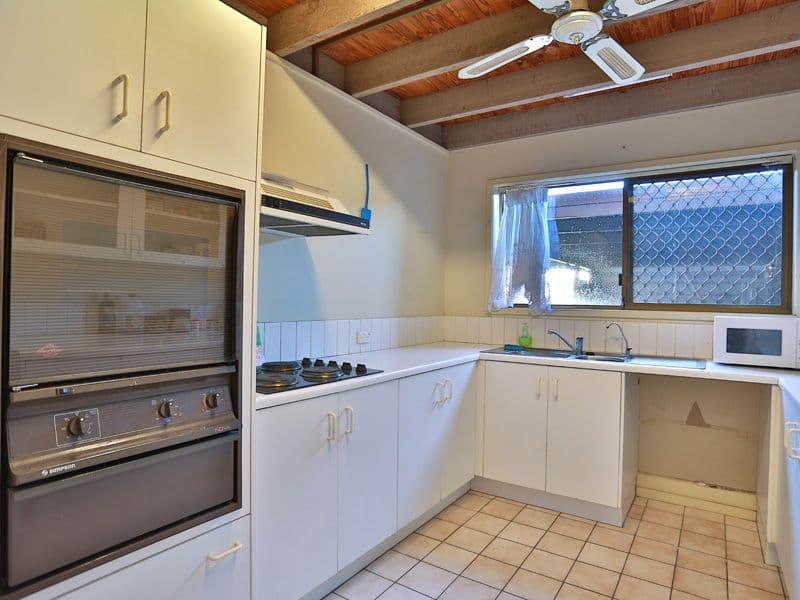 11 Balcara Avenue, CARSELDINE QLD 4034, Carseldine - Thumbnail 5