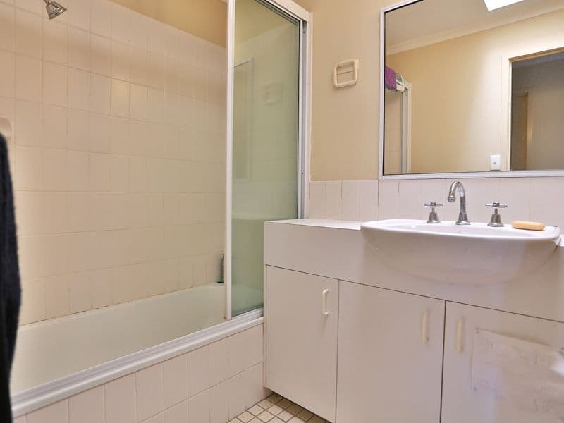 11 Balcara Avenue, CARSELDINE QLD 4034, Carseldine - Thumbnail 6