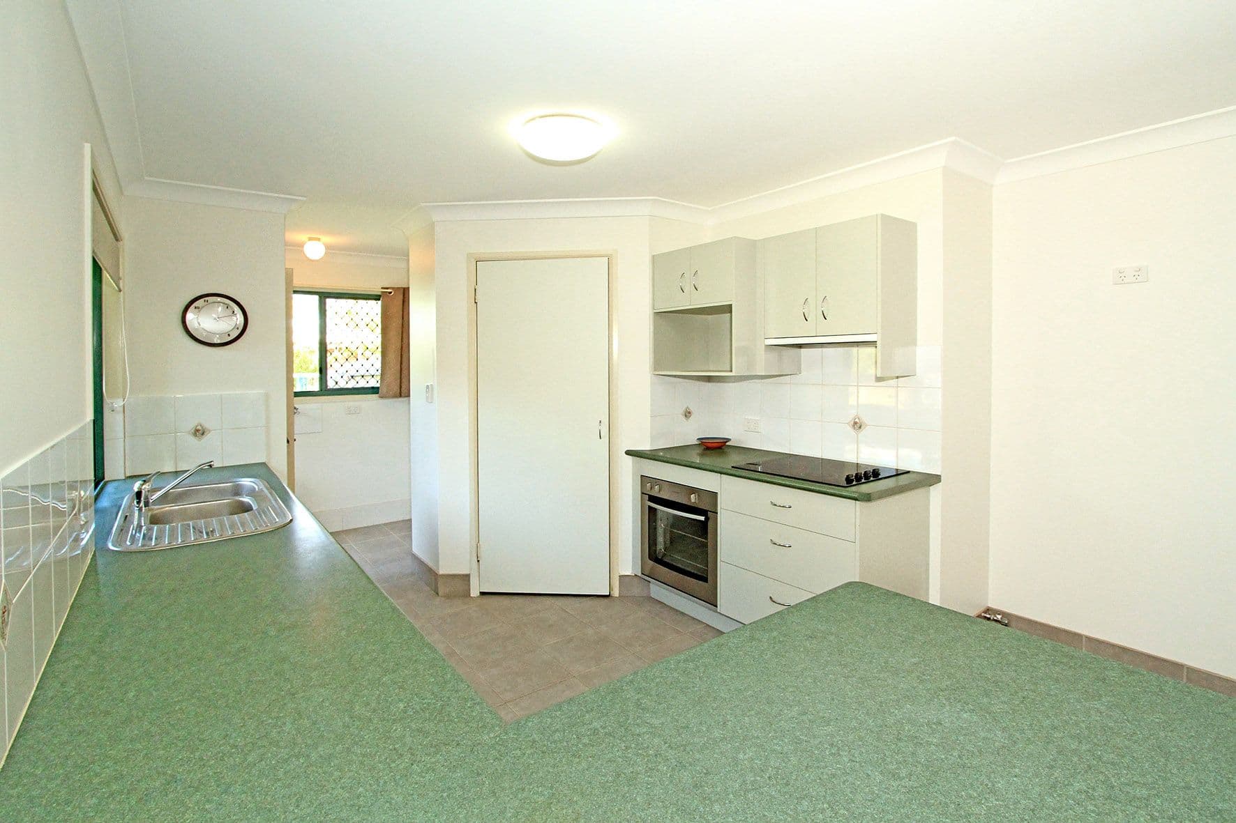 28 Clayton Road, Lammermoor QLD 4703, Lammermoor - Thumbnail 2