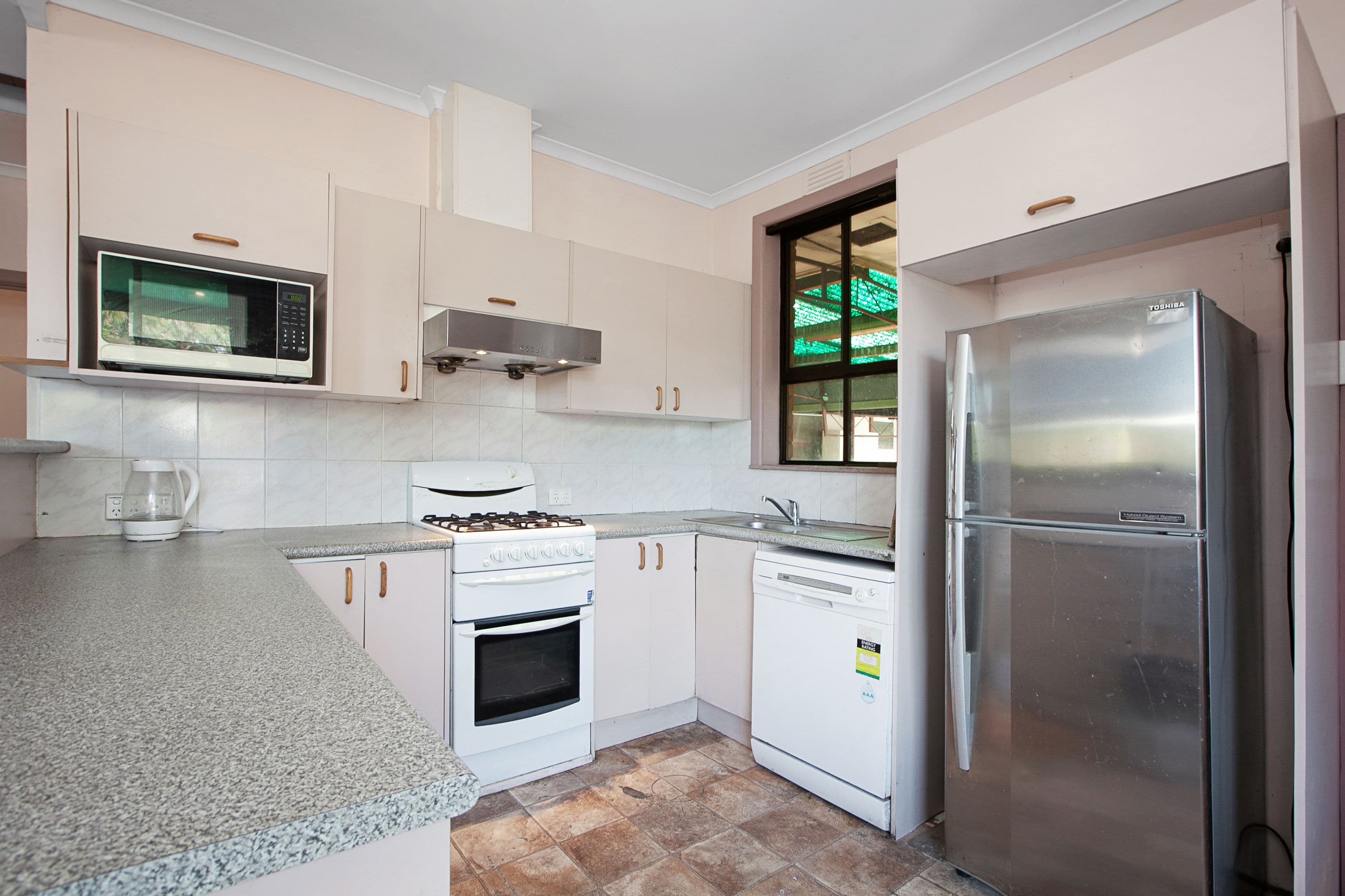 2 Cuthbert Road, Reservoir VIC 3073, Reservoir - Thumbnail 4