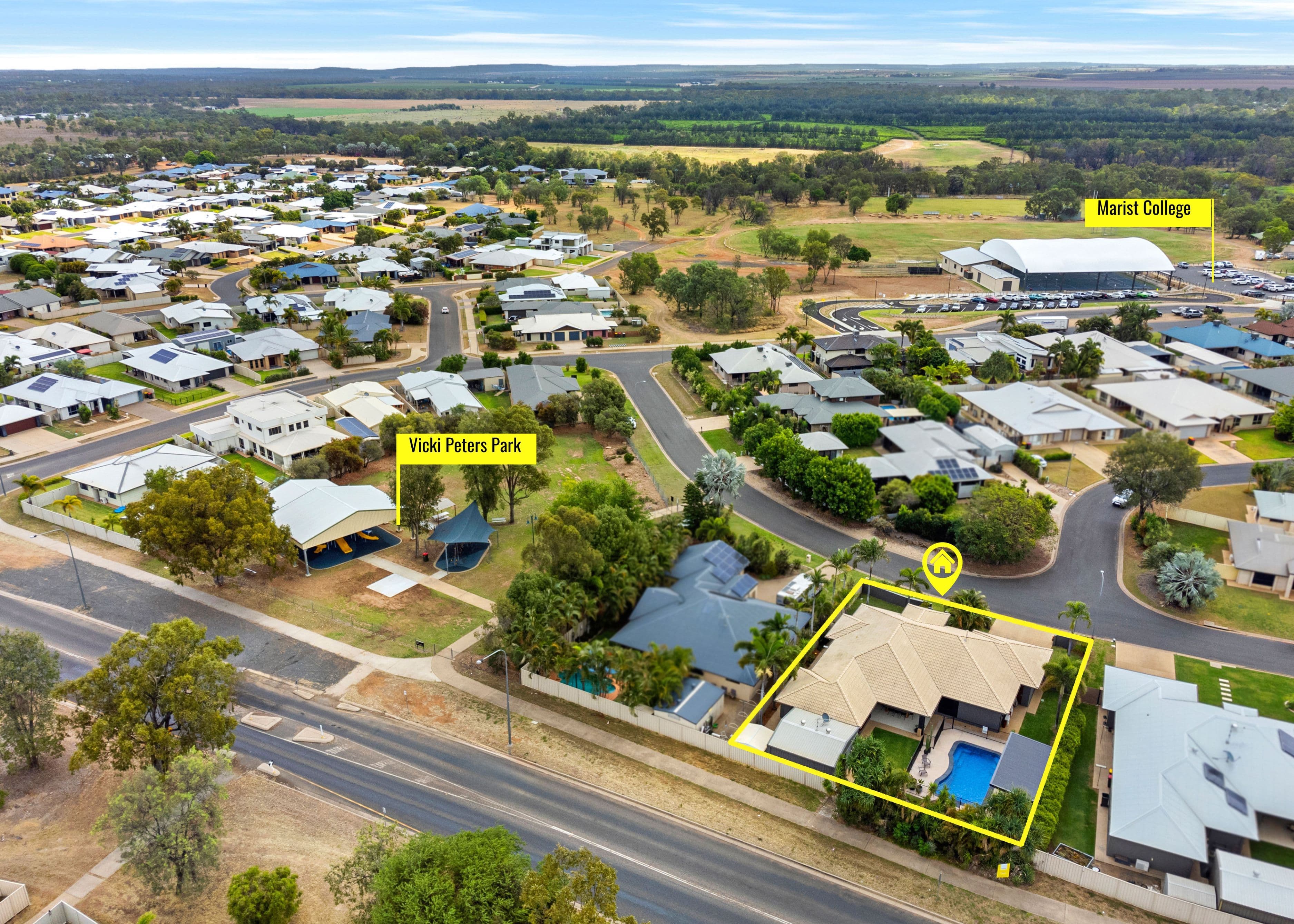 29 Callaghan Street, Emerald QLD 4720, Emerald - Thumbnail 2
