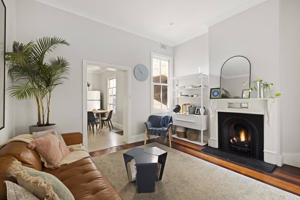 215 Belmont Street, Alexandria - Thumbnail 2