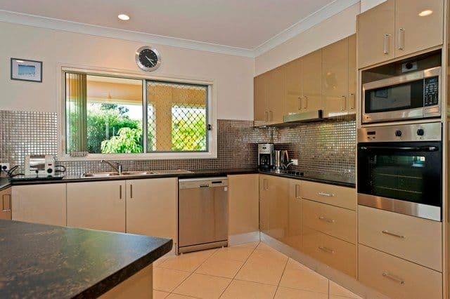 19 Leander Circuit, OXENFORD QLD 4210, Oxenford - Thumbnail 2