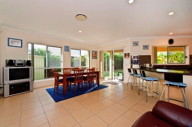 19 Leander Circuit, OXENFORD QLD 4210, Oxenford - Thumbnail 4