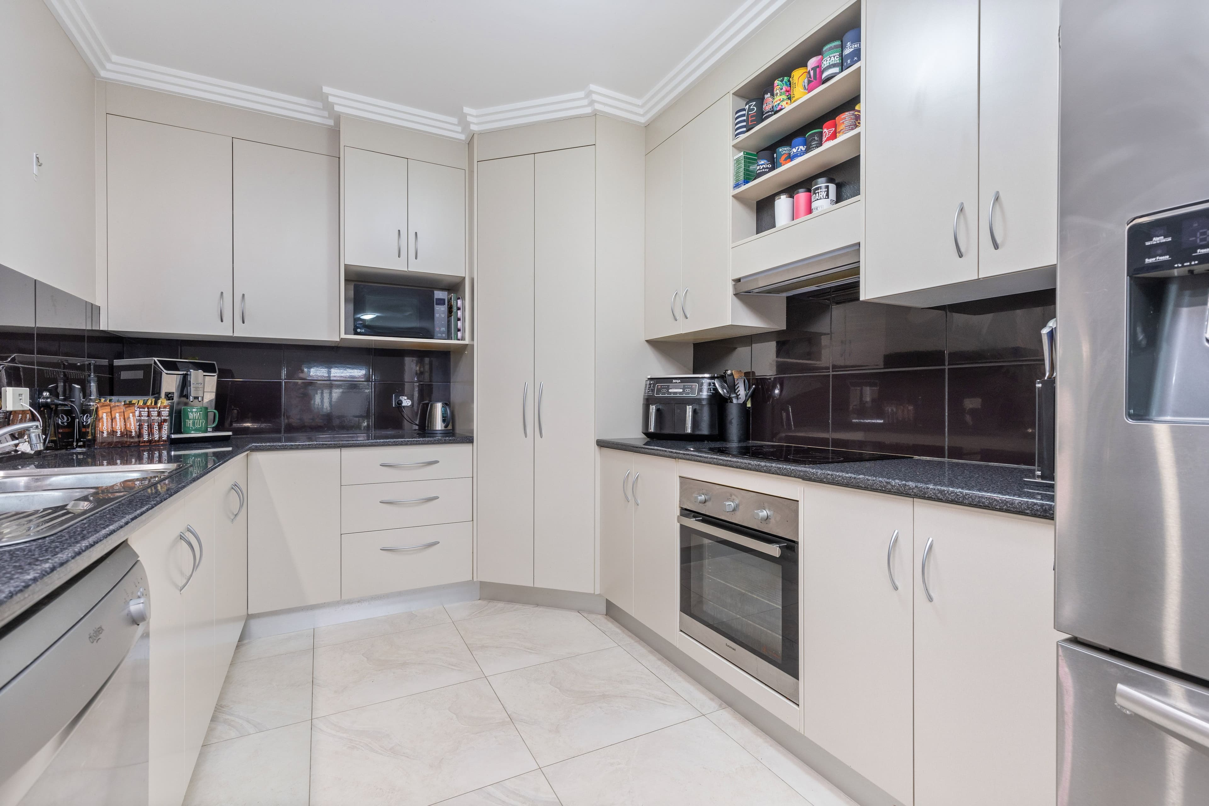 27 Wright Street, Emerald QLD 4720, Emerald - Thumbnail 4