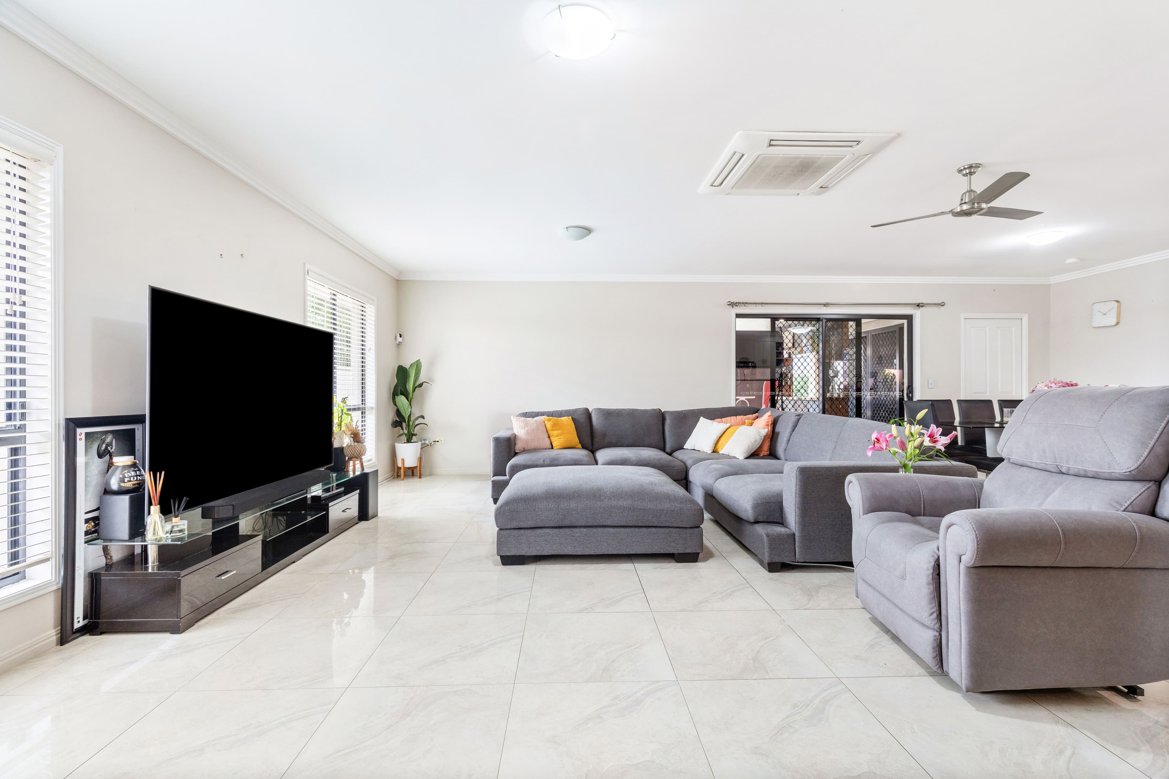 27 Wright Street, Emerald QLD 4720, Emerald - Thumbnail 7