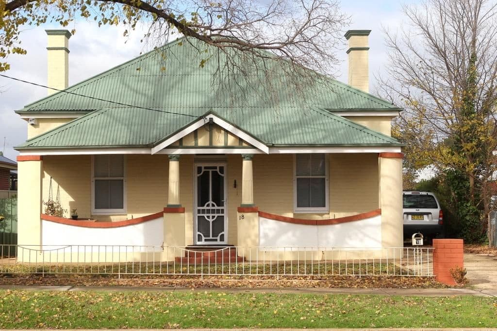18 Cooper Street, Cootamundra - Image 1