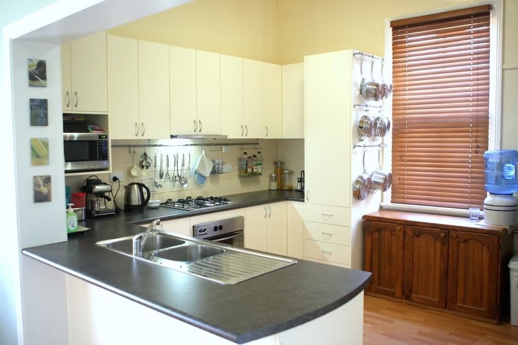 18 Cooper Street, Cootamundra - Thumbnail 3