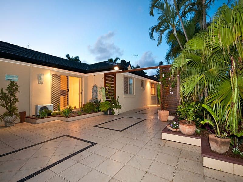 15 Meredith Drive, BROADBEACH WATERS QLD 4218, Broadbeach Waters - Thumbnail 6