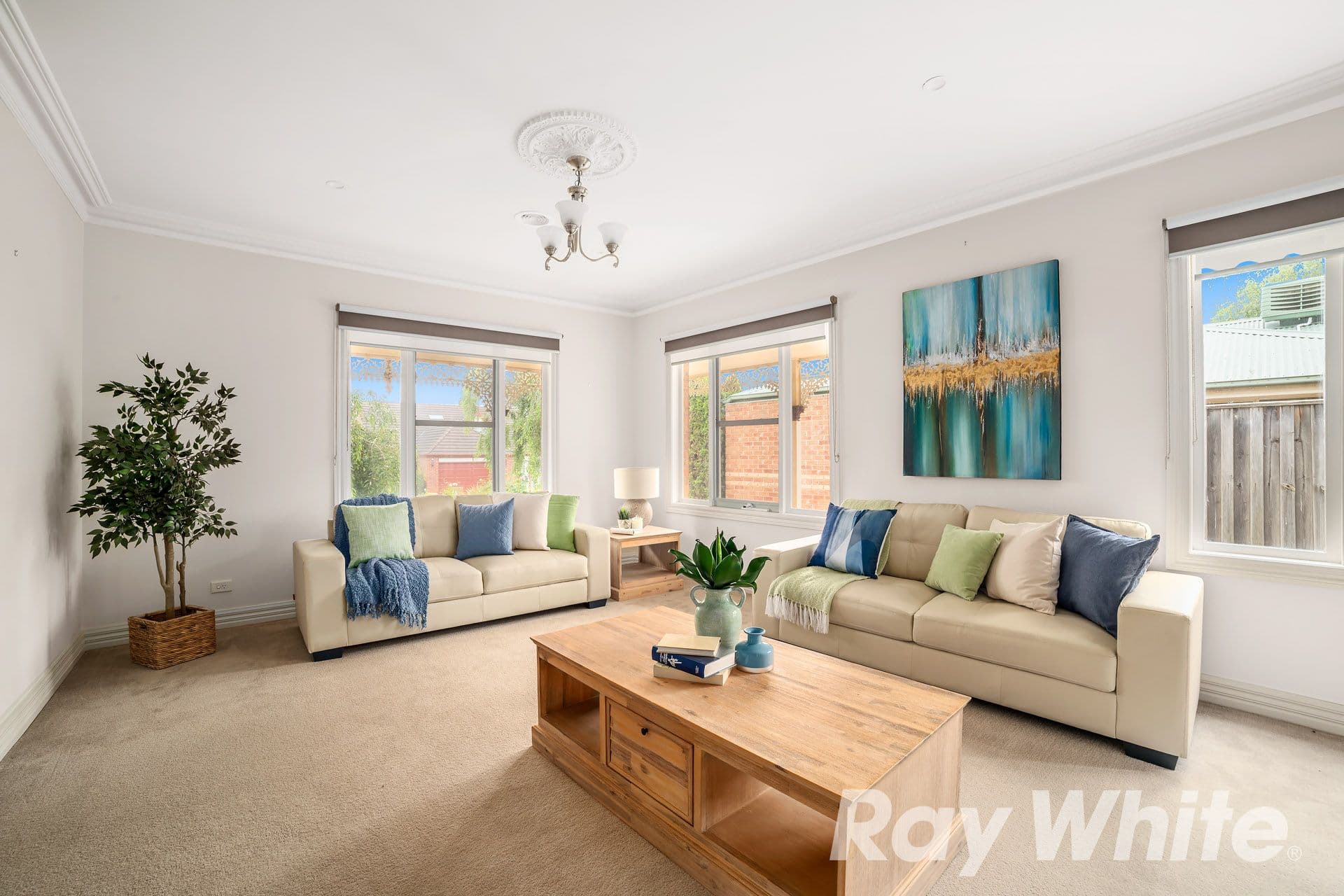 6 Honeypot Close, Knoxfield VIC 3180, Knoxfield - Thumbnail 2