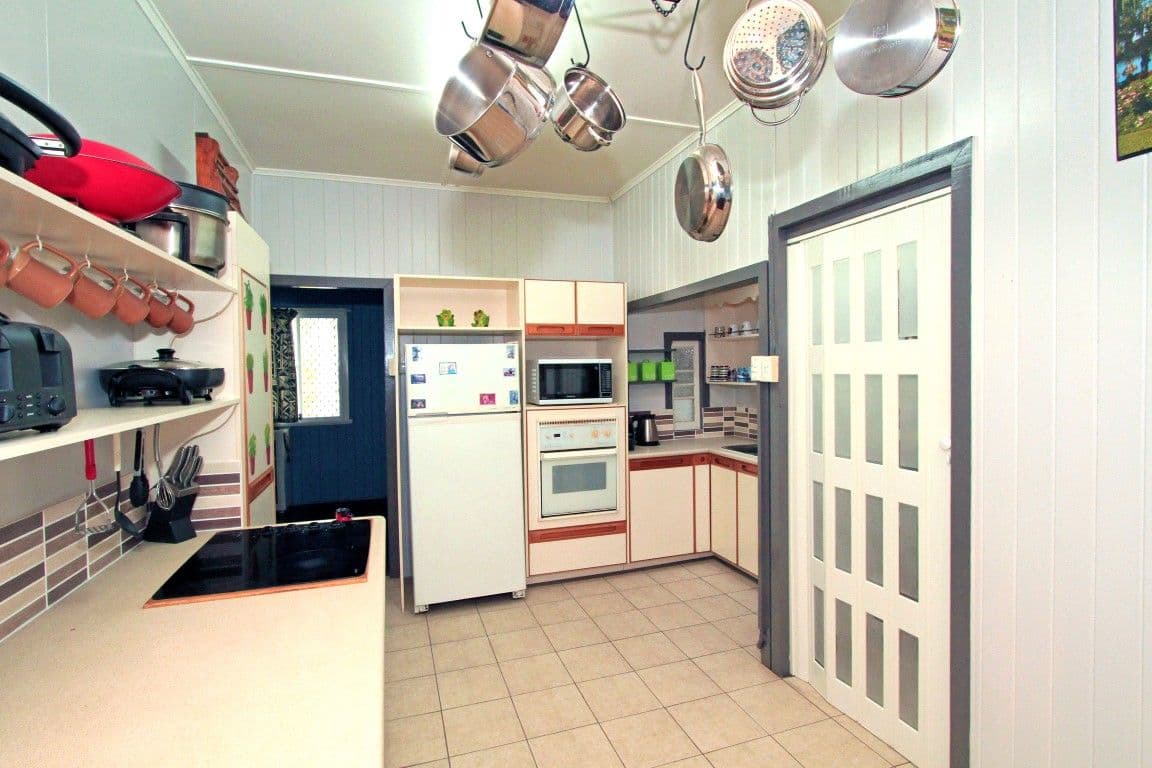 264 Hutton Street, BERSERKER QLD 4701, Berserker - Thumbnail 4