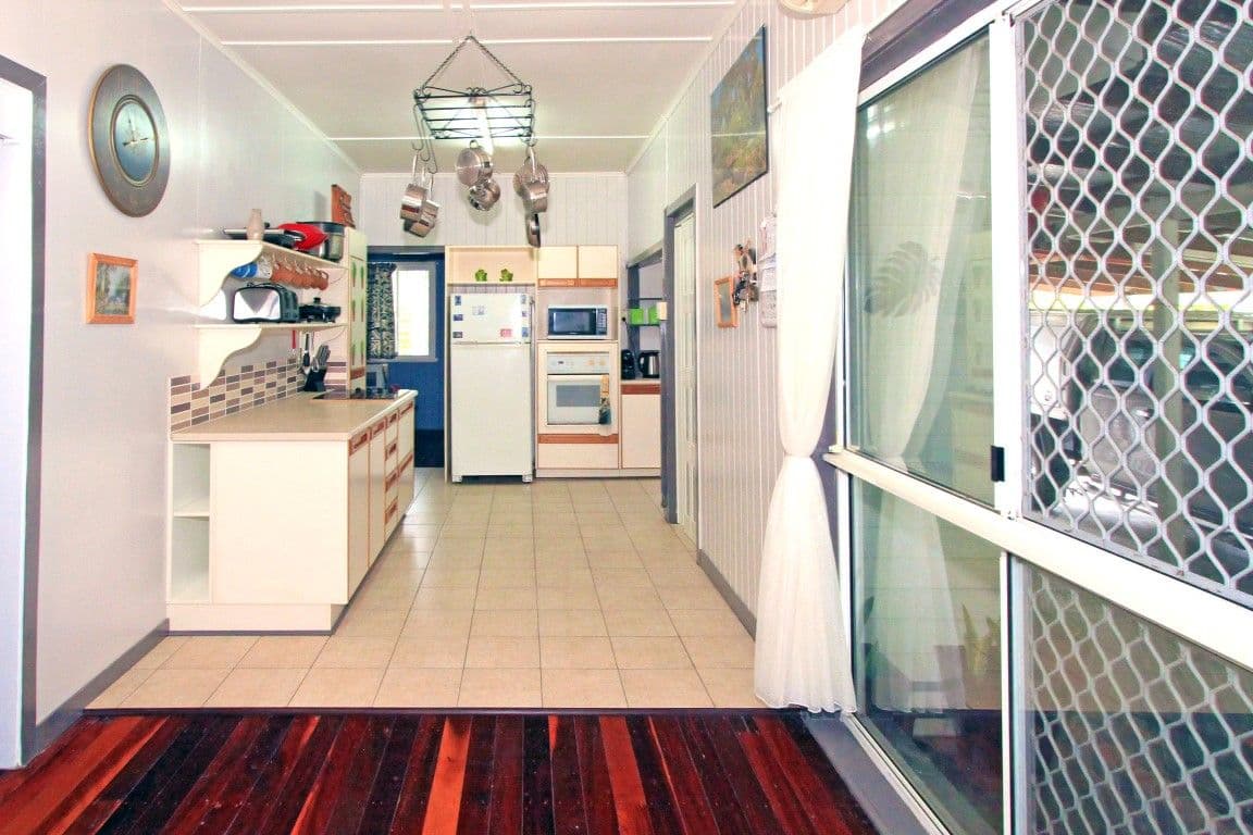 264 Hutton Street, BERSERKER QLD 4701, Berserker - Thumbnail 5