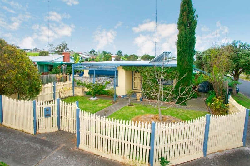 10 Holyrood Avenue, NEWTOWN VIC 3220, Newtown - Image 1