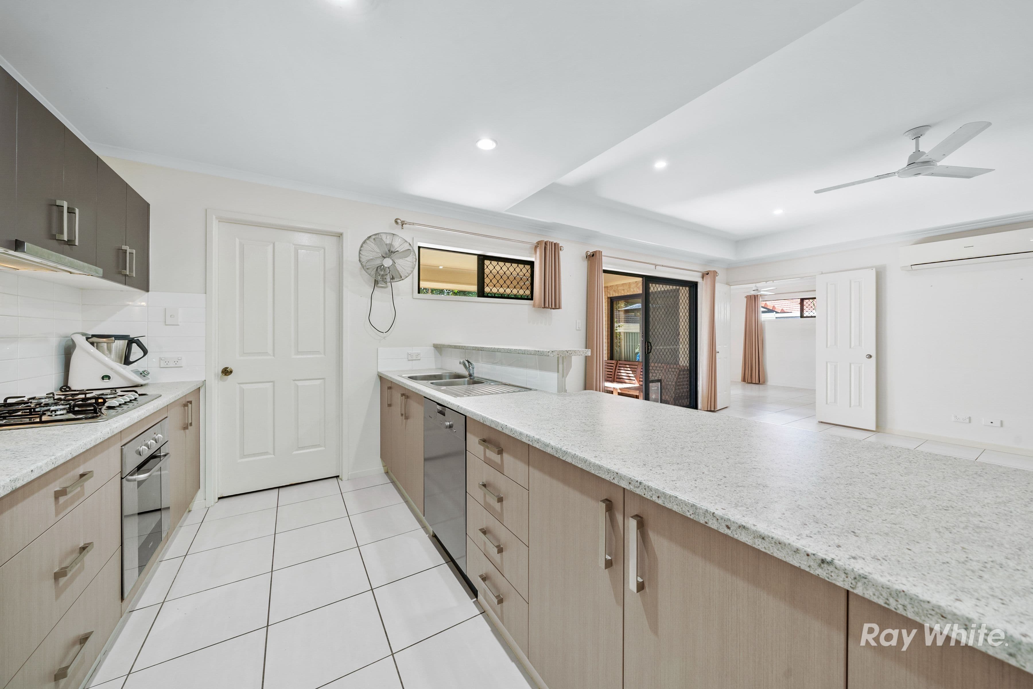 14 Elabana Place, Forest Lake QLD 4078, Forest Lake - Thumbnail 3