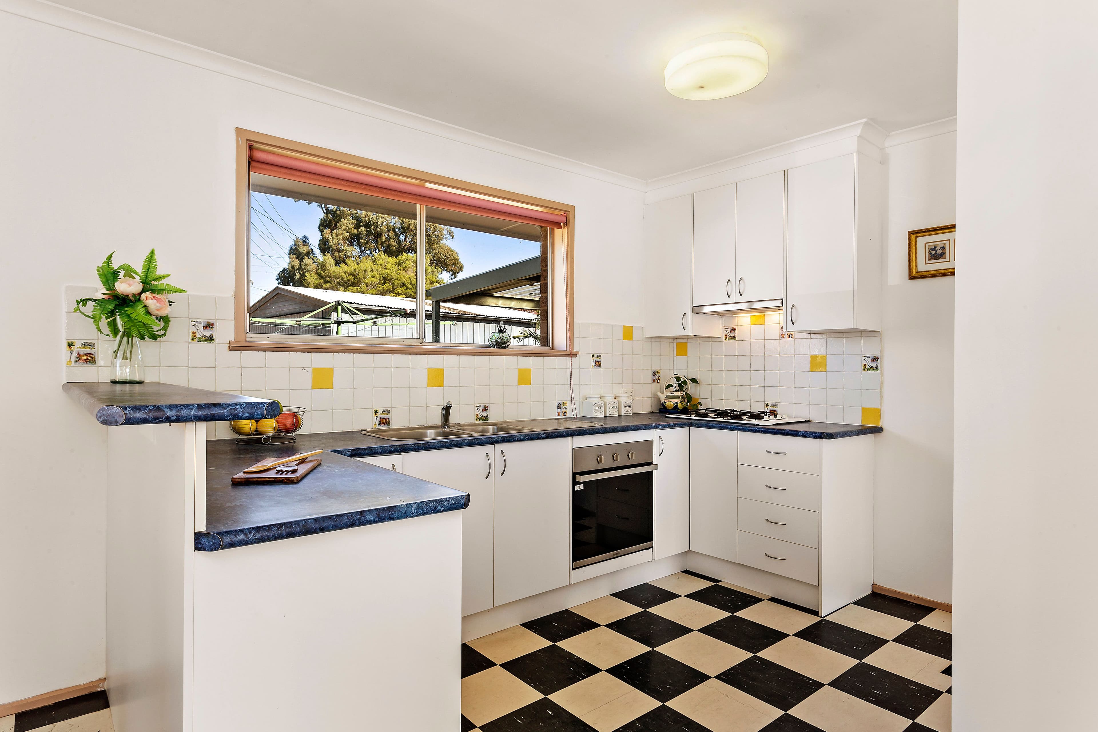 27 Casey Drive, Lalor VIC 3075, Lalor - Thumbnail 2