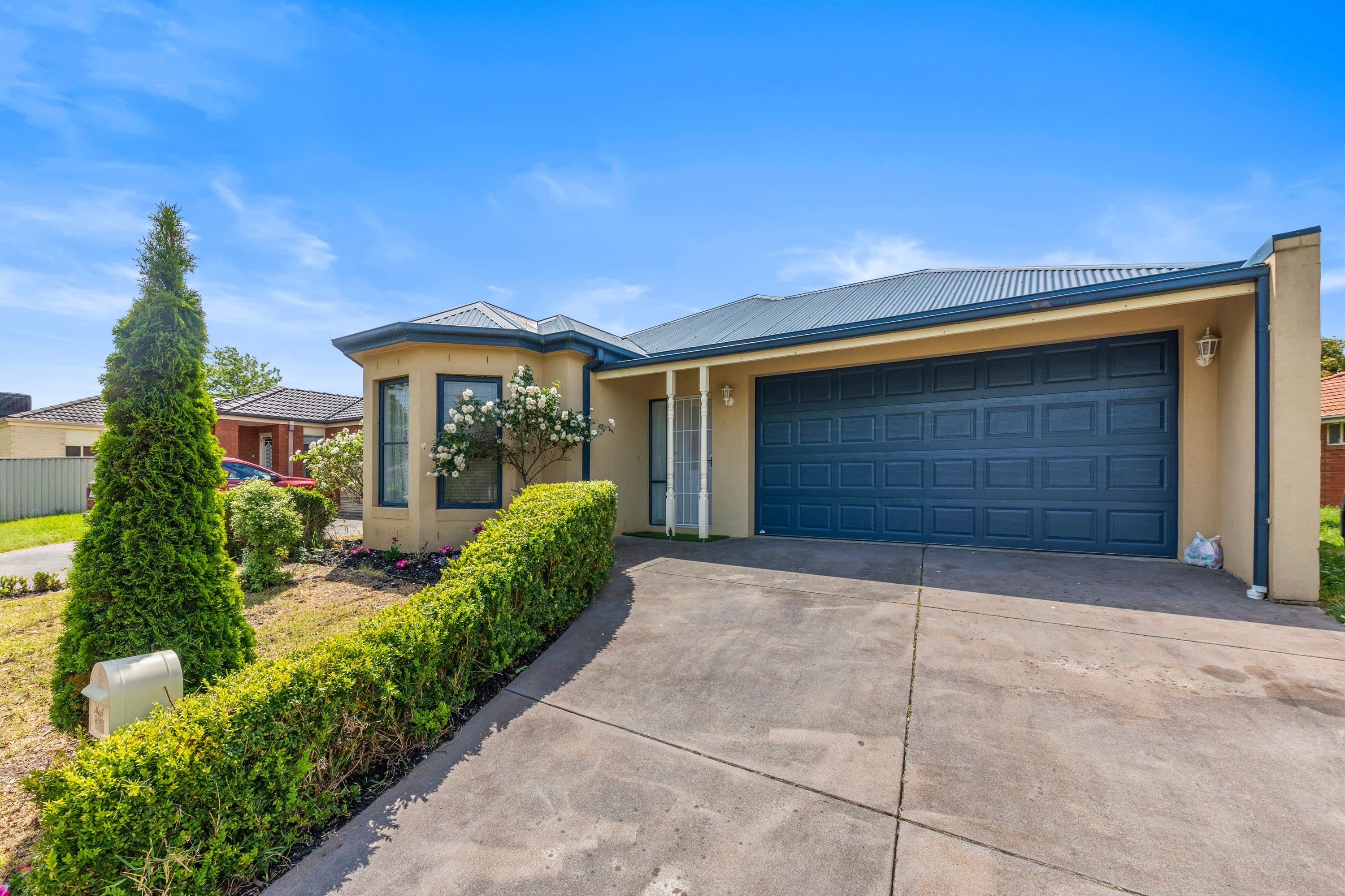 64 Oaklands Way, Pakenham VIC 3810, Pakenham - Thumbnail 2