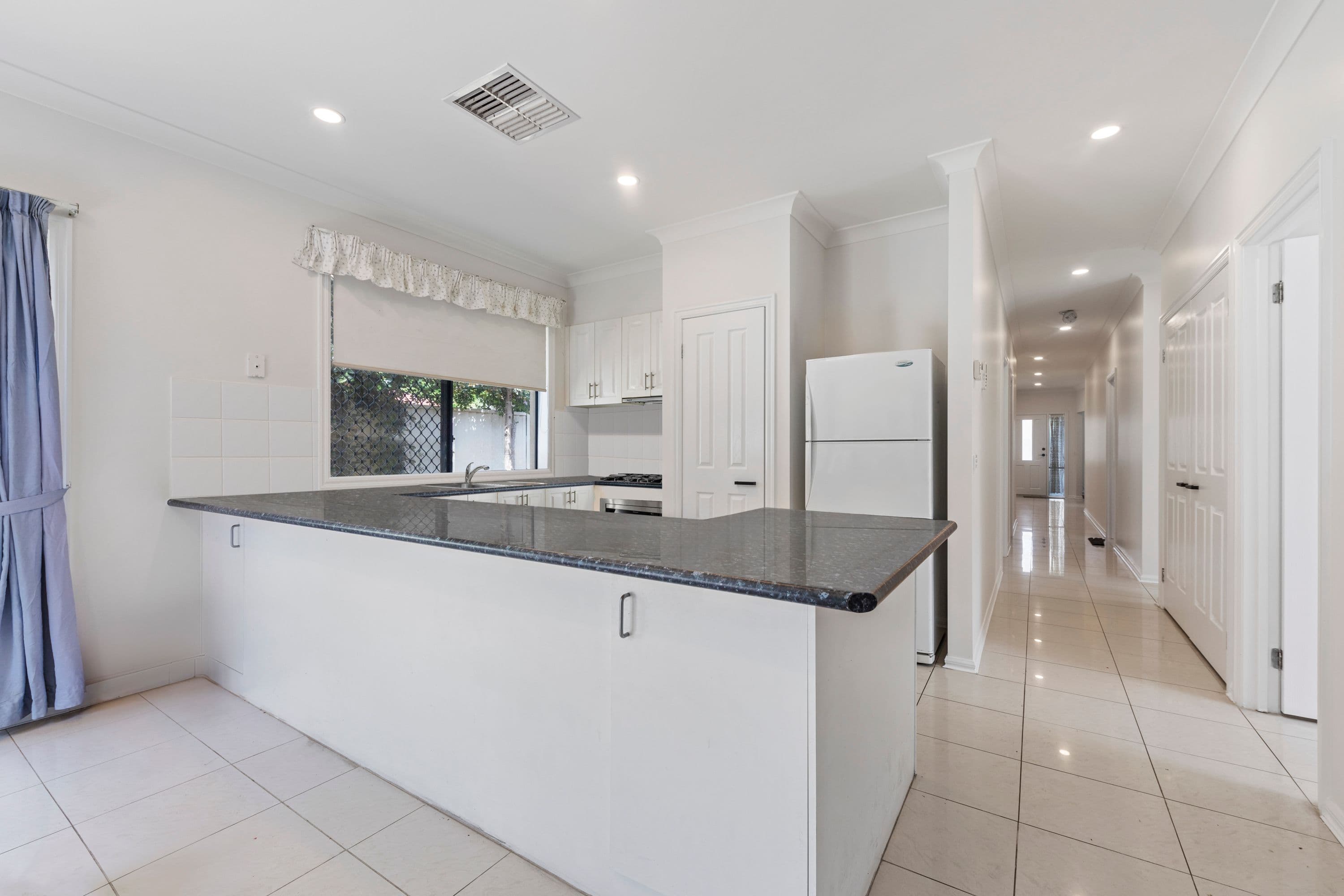 64 Oaklands Way, Pakenham VIC 3810, Pakenham - Thumbnail 7