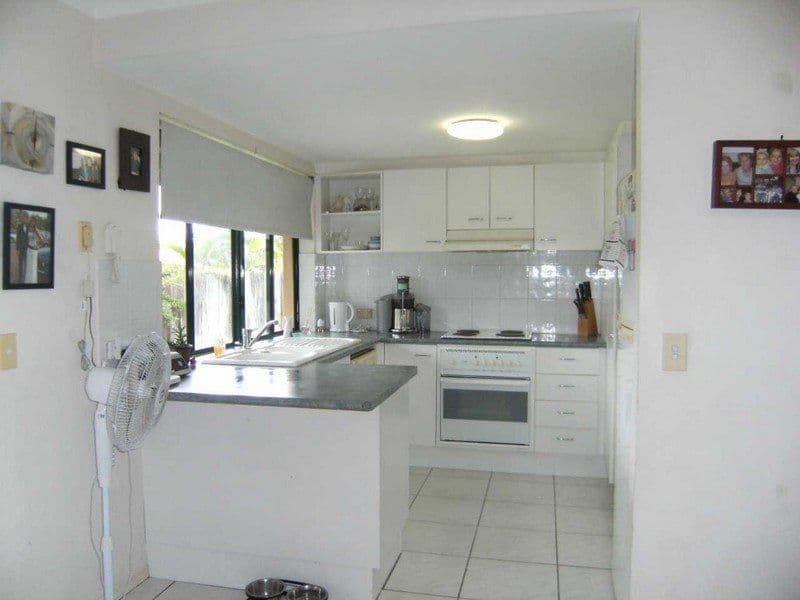 156 Greenacre Drive, ARUNDEL QLD 4214, Arundel - Thumbnail 2