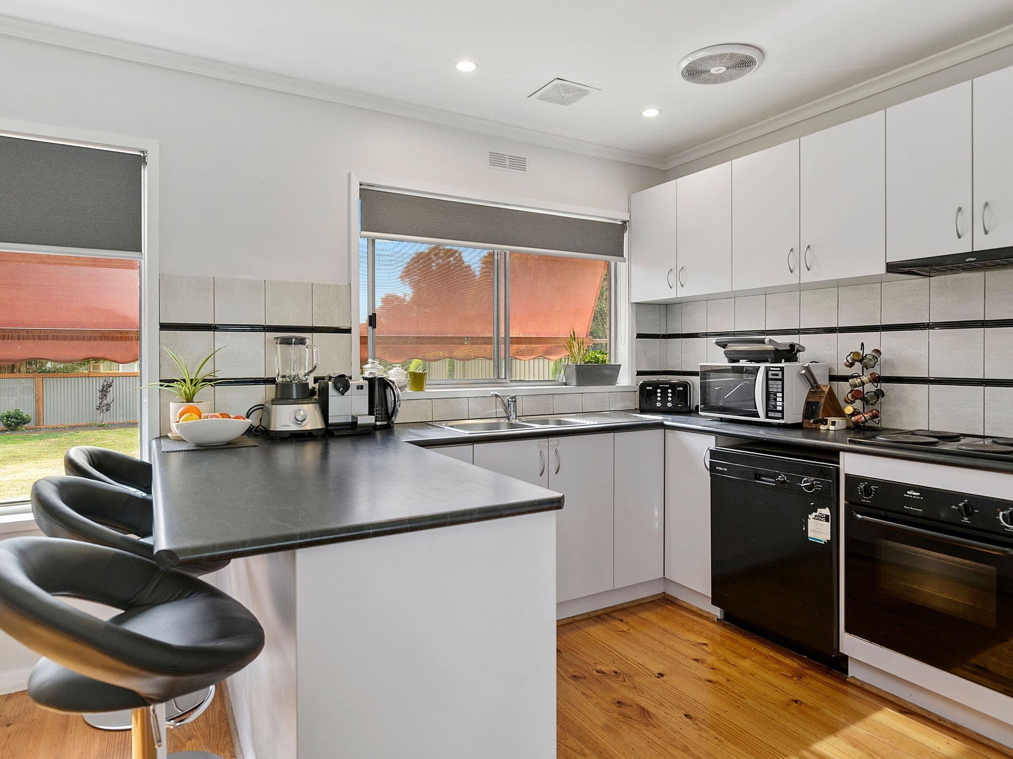 11 Ride Avenue, Benalla VIC 3672, Benalla - Thumbnail 2