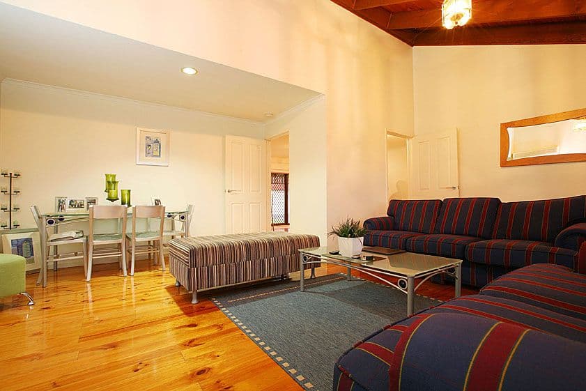 20 Blossom Park Drive, MILL PARK VIC 3082, Mill Park - Thumbnail 4