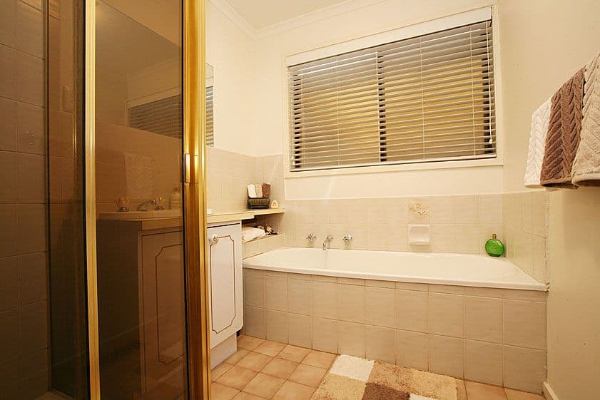 20 Blossom Park Drive, MILL PARK VIC 3082, Mill Park - Thumbnail 7