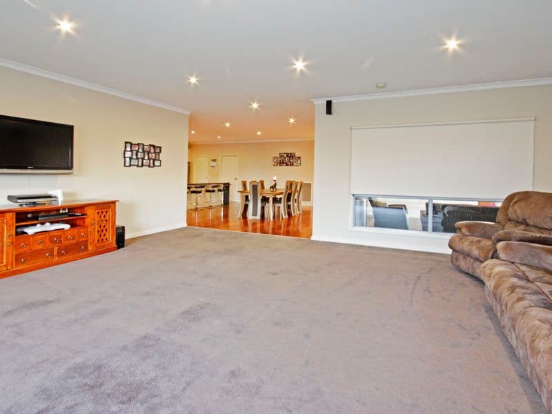 59 Ironbark Street, WAURN PONDS VIC 3216, Waurn Ponds - Thumbnail 2