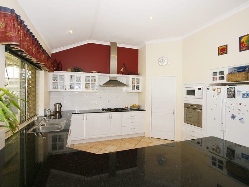 46 Lakeman Place, OAKFORD WA 6121, Oakford - Thumbnail 4
