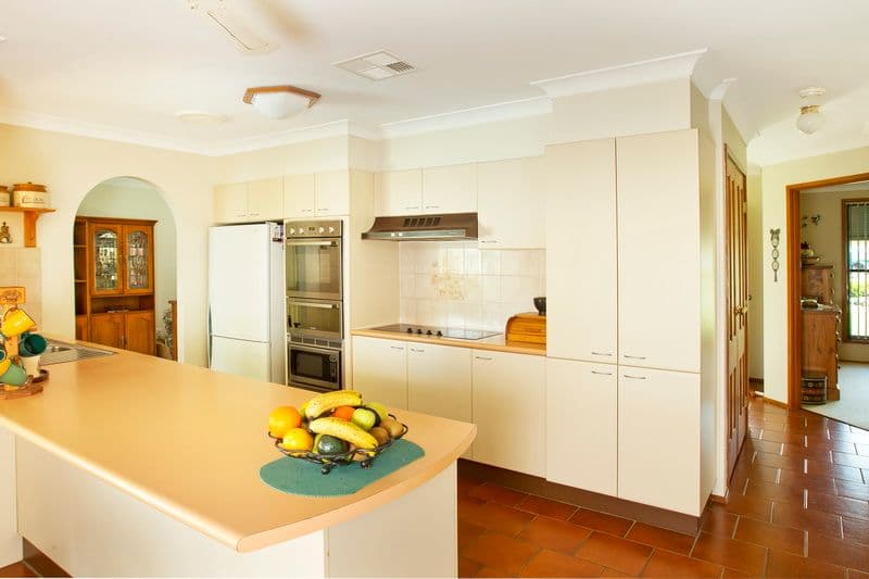 3 Booragal Place, NORTH NOWRA NSW 2541, North Nowra - Thumbnail 2