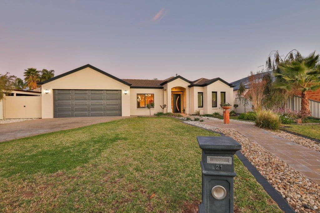 21 Panorama Drive, Mildura VIC 3500, Mildura - Thumbnail 2