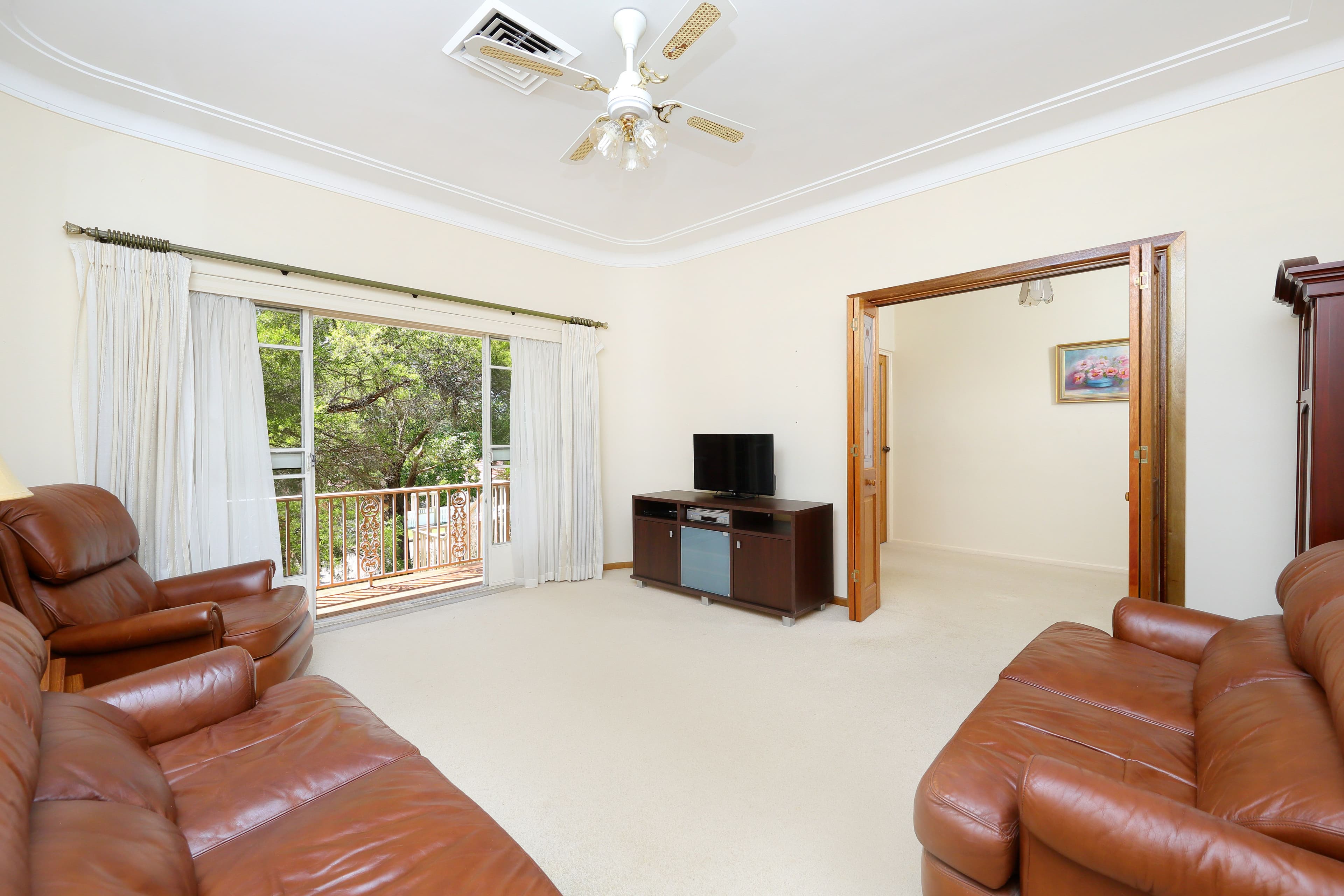 38 Macken Street, Oatley - Thumbnail 3
