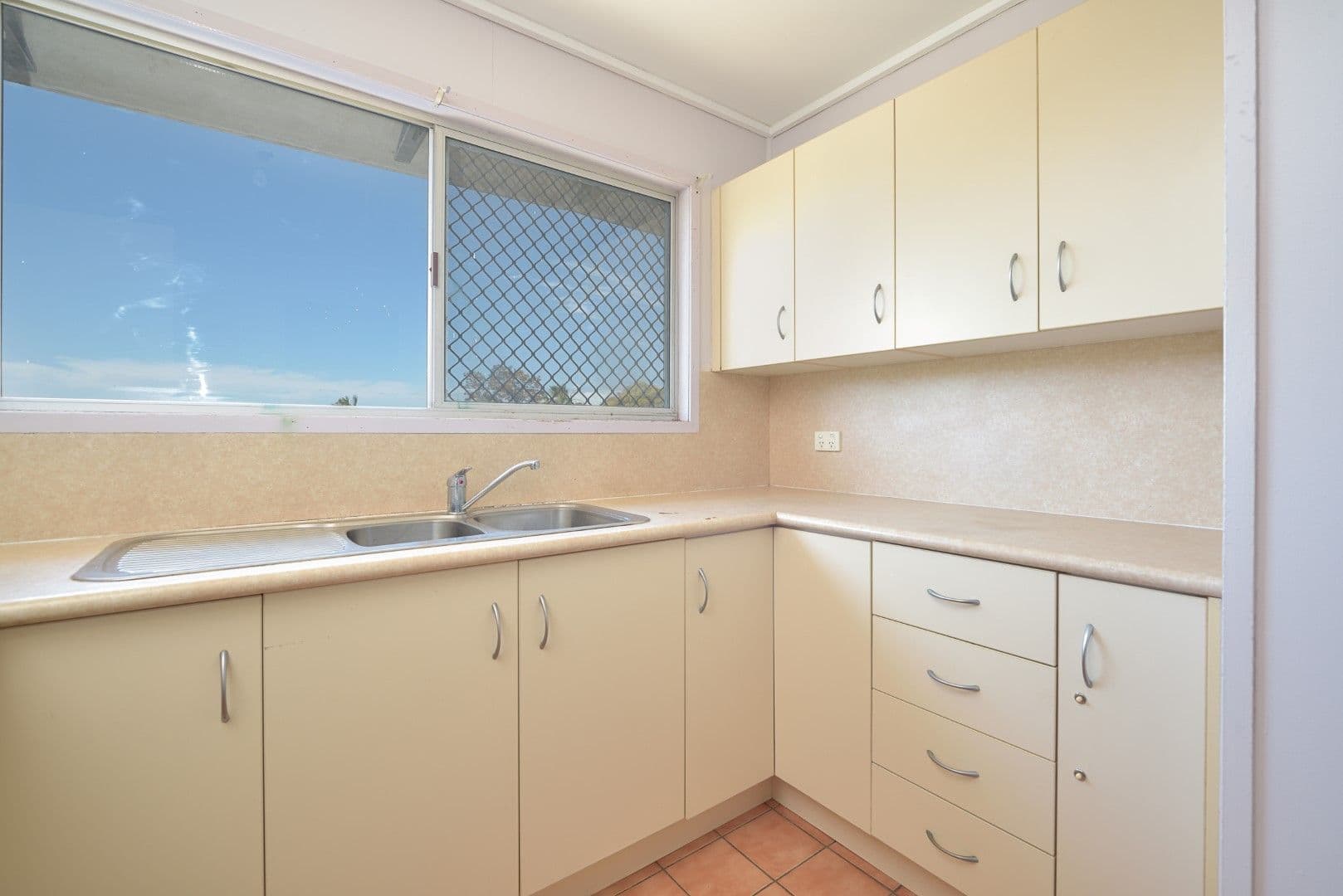 112 Dalrymple Drive, Toolooa QLD 4680, Toolooa - Thumbnail 4