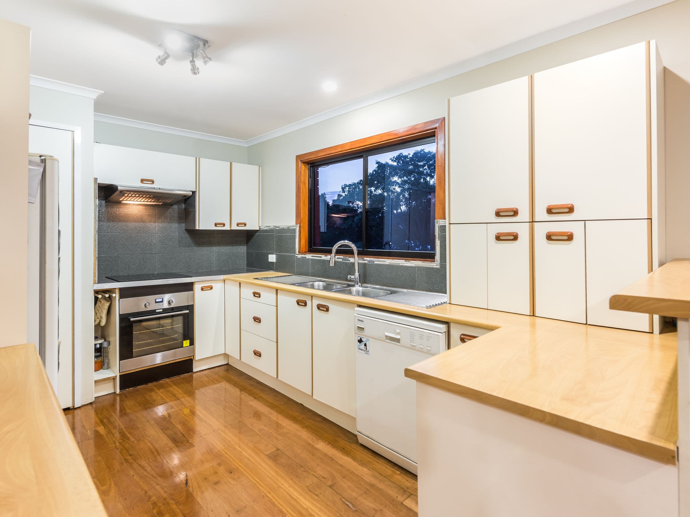 338 Mount Gravatt Capalaba Road, Wishart QLD 4122, Wishart - Thumbnail 8