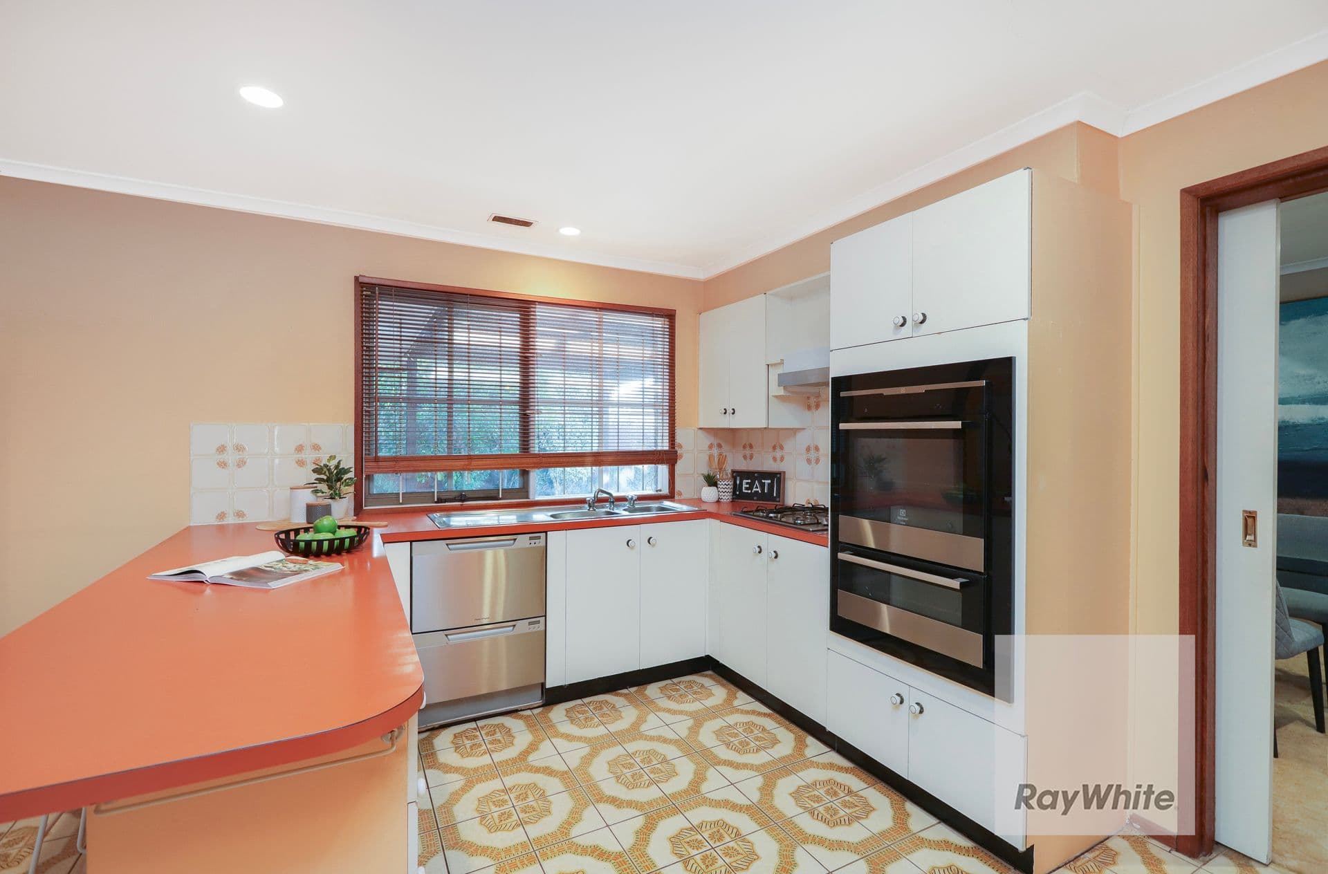 75 Lenoak Street, Gladstone Park VIC 3043, Gladstone Park - Thumbnail 8