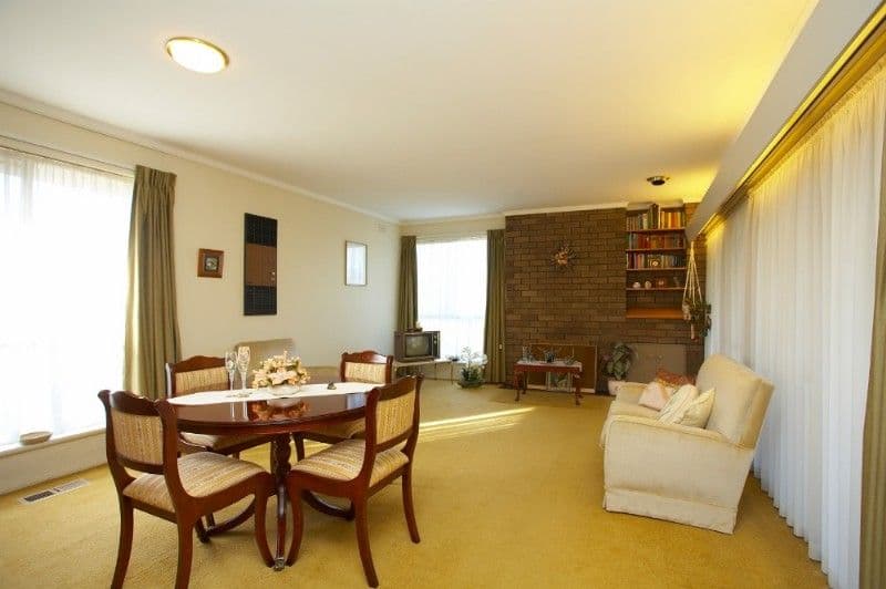 24 Yerrawa Drive, WATSONIA VIC 3087, Watsonia - Thumbnail 2