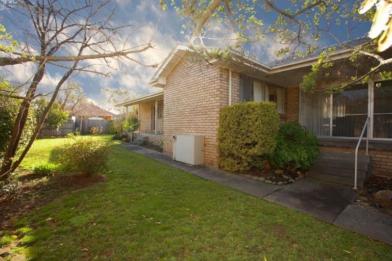 24 Yerrawa Drive, WATSONIA VIC 3087, Watsonia - Thumbnail 5