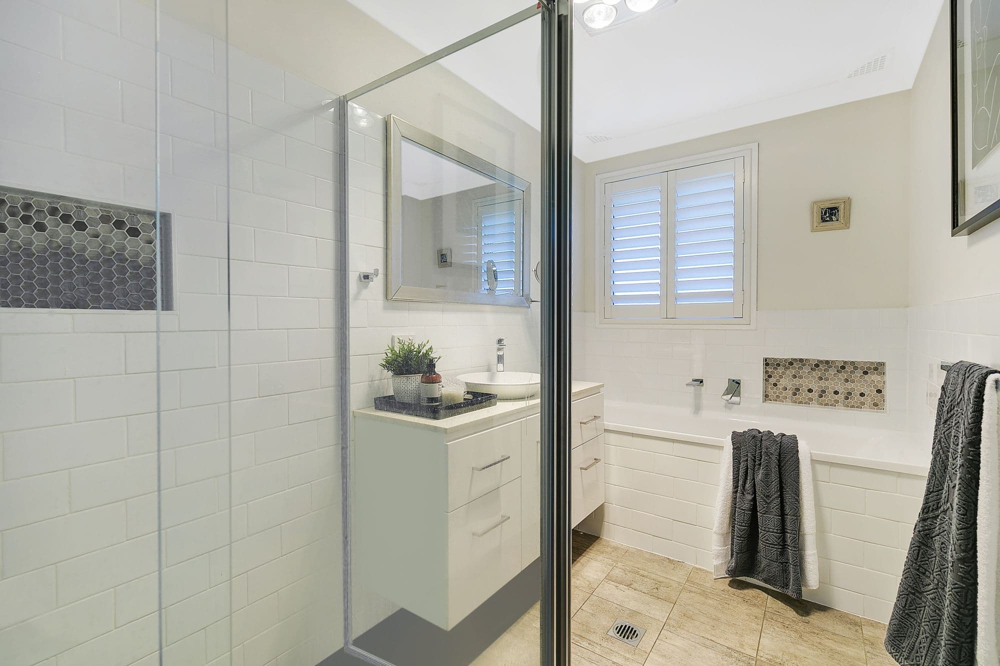 111 Lakedge Avenue, Berkeley Vale - Thumbnail 7