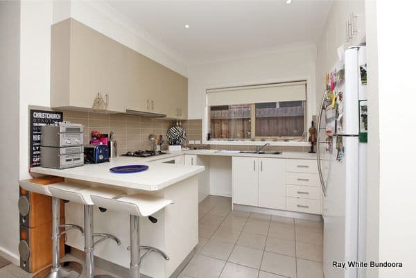 8 Broxburn Walk, Epping VIC 3076, Epping - Thumbnail 2