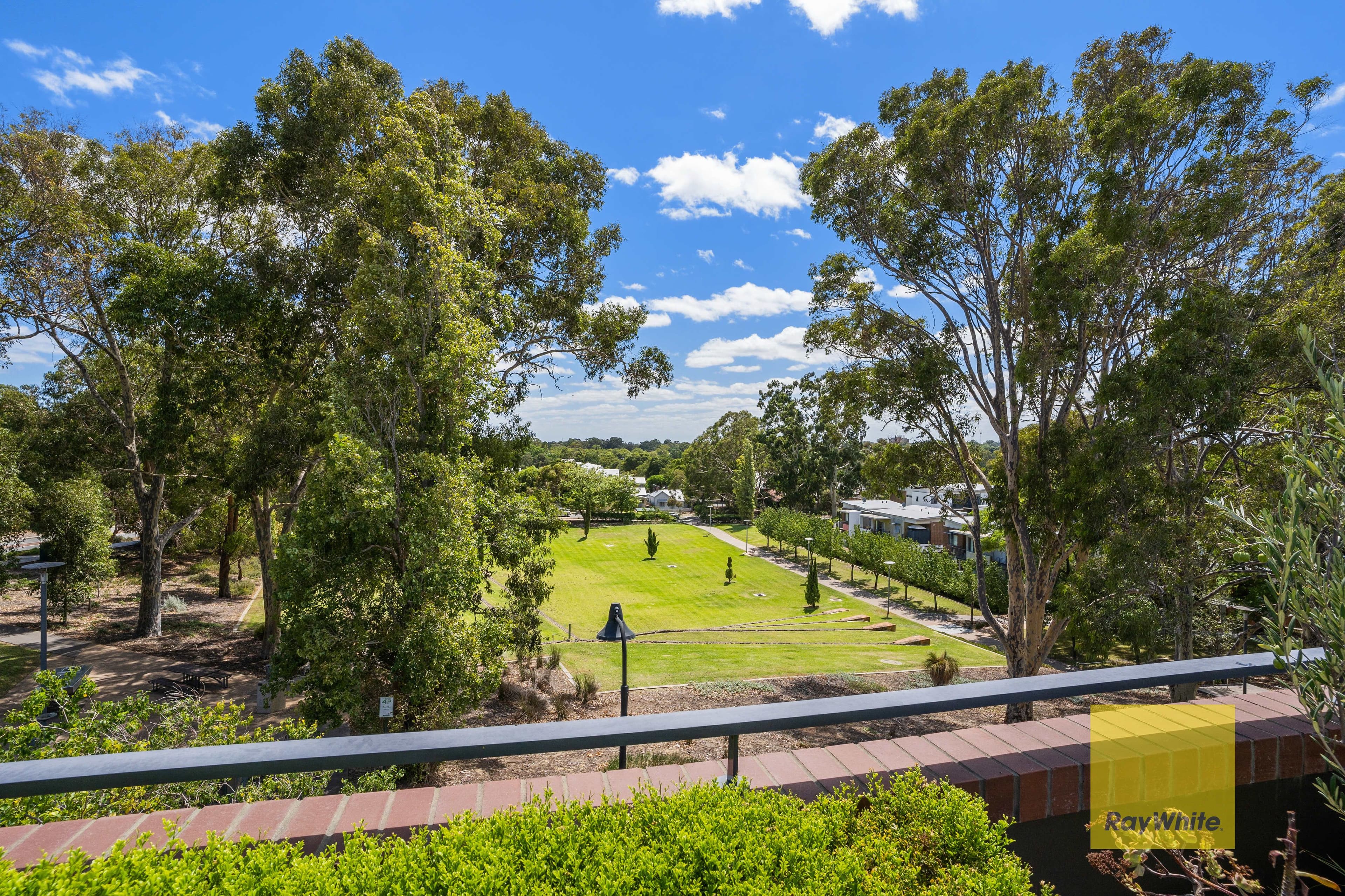 10 Lupin Hill Grove, Nedlands WA 6009, Nedlands - Thumbnail 2