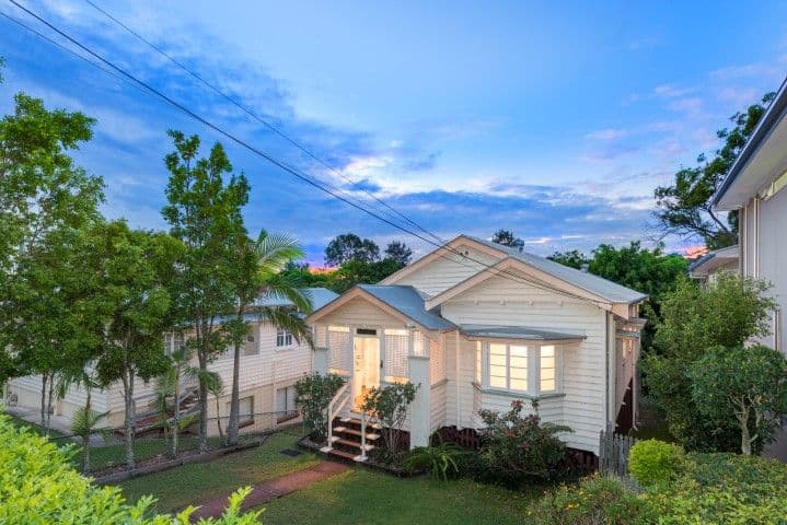 22 Oxley Drive, HOLLAND PARK QLD 4121, Holland Park - Image 1