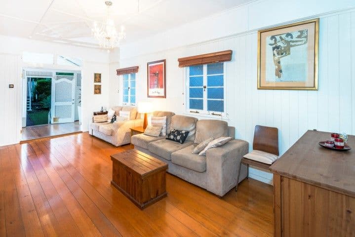 22 Oxley Drive, HOLLAND PARK QLD 4121, Holland Park - Thumbnail 4