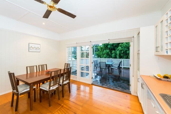 22 Oxley Drive, HOLLAND PARK QLD 4121, Holland Park - Thumbnail 5