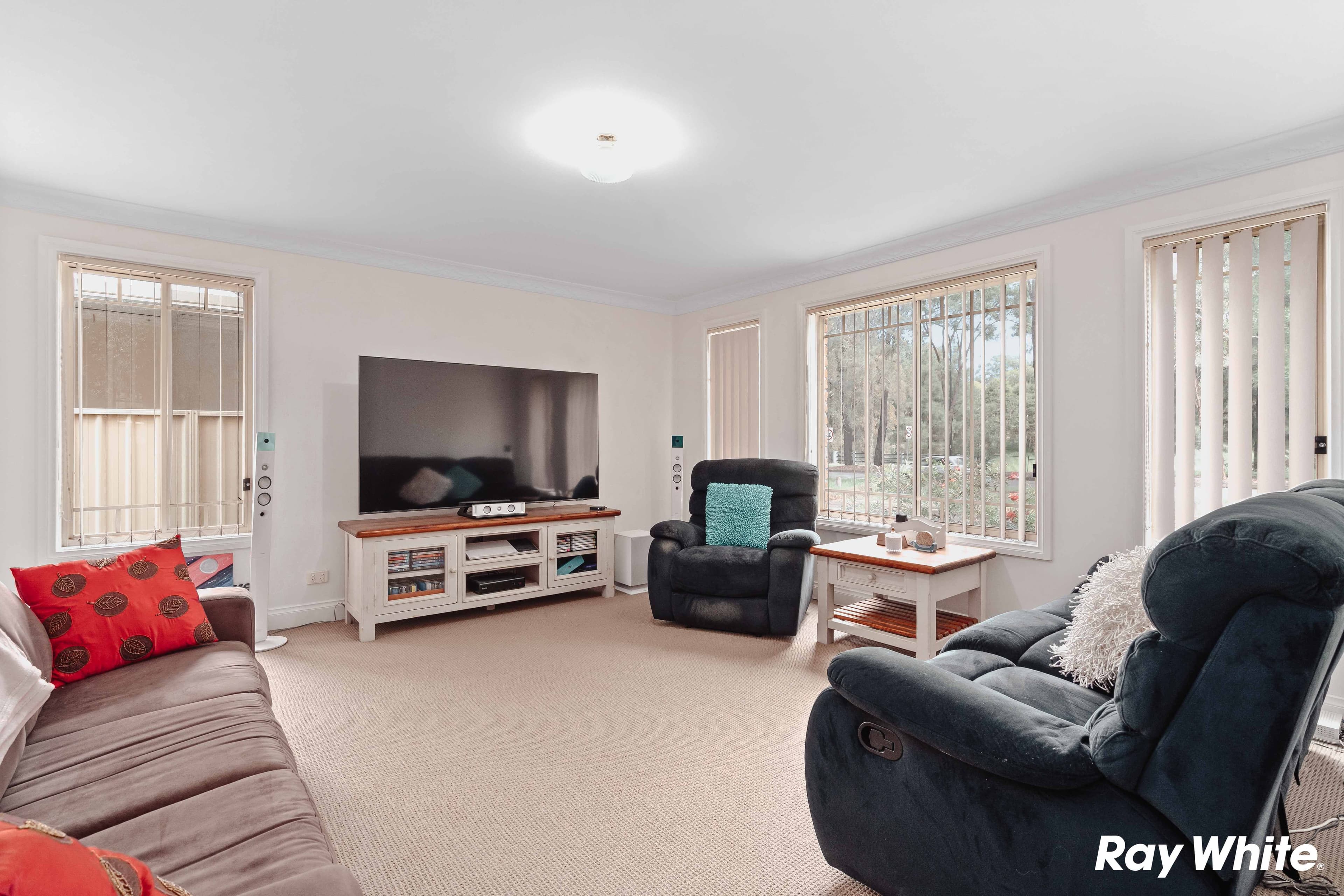 11 Dungara Crescent, Stanhope Gardens NSW 2768, Stanhope Gardens - Thumbnail 2