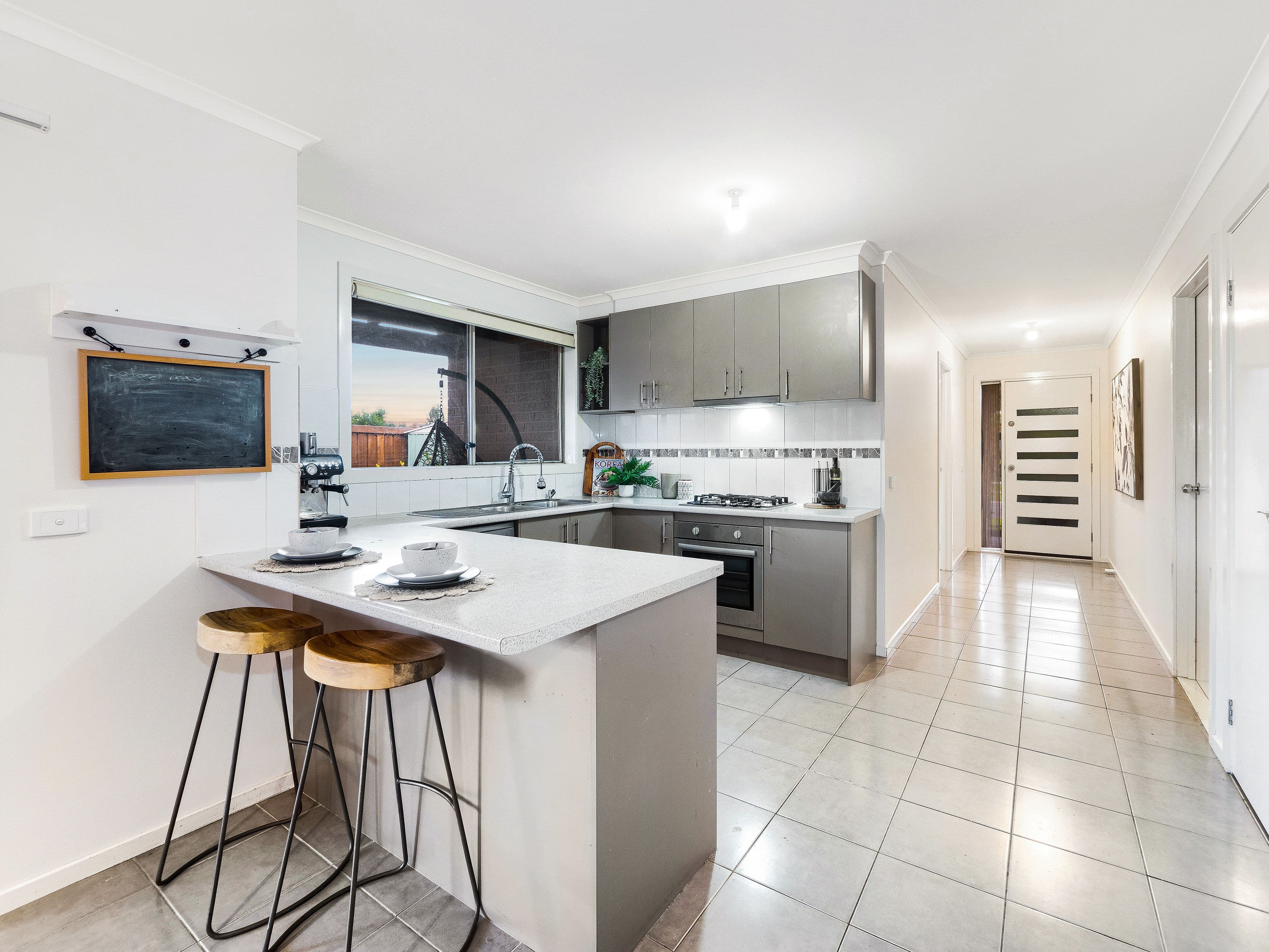 28 Banfield Place, Lyndhurst VIC 3975, Lyndhurst - Thumbnail 3