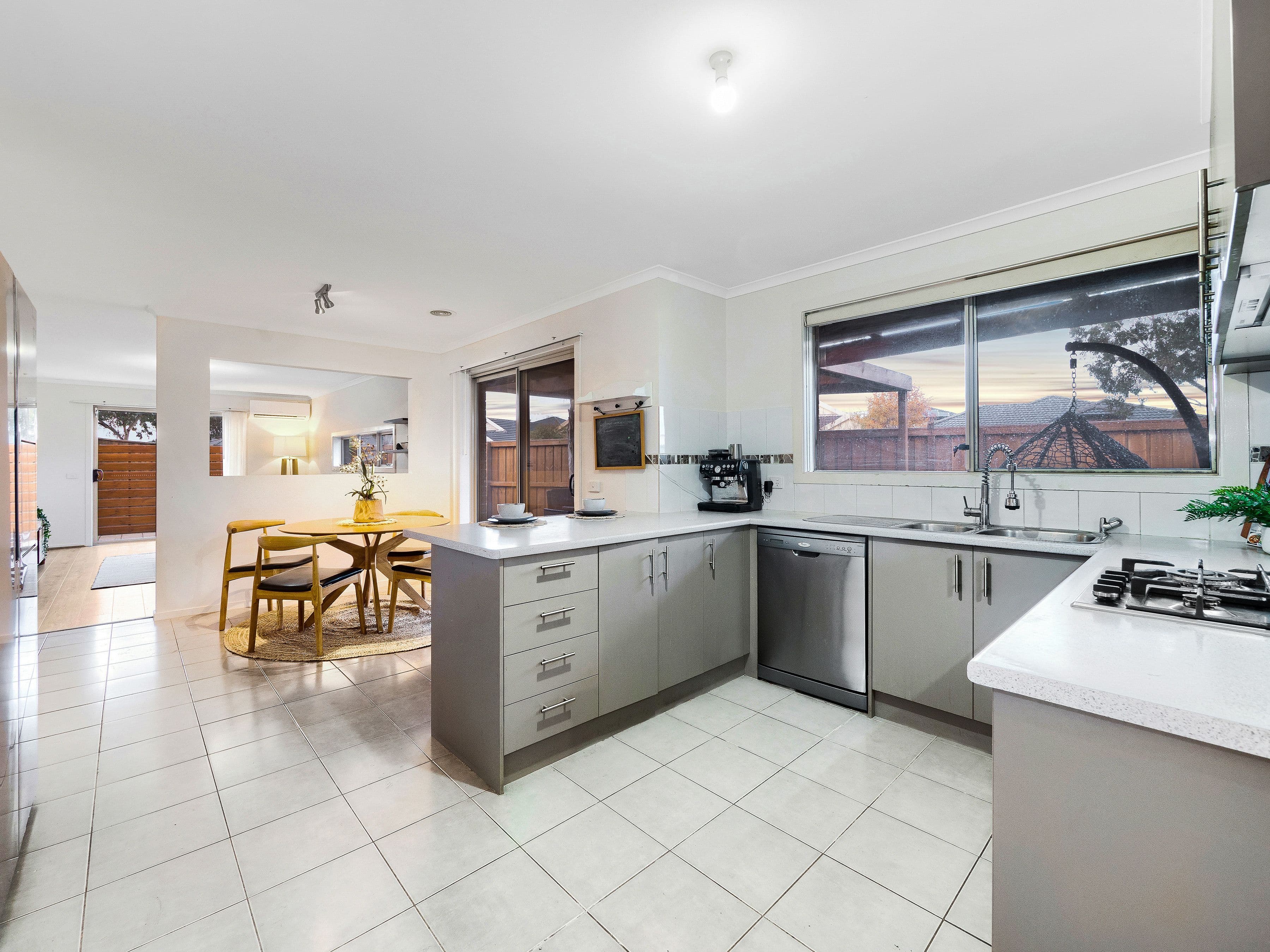 28 Banfield Place, Lyndhurst VIC 3975, Lyndhurst - Thumbnail 4