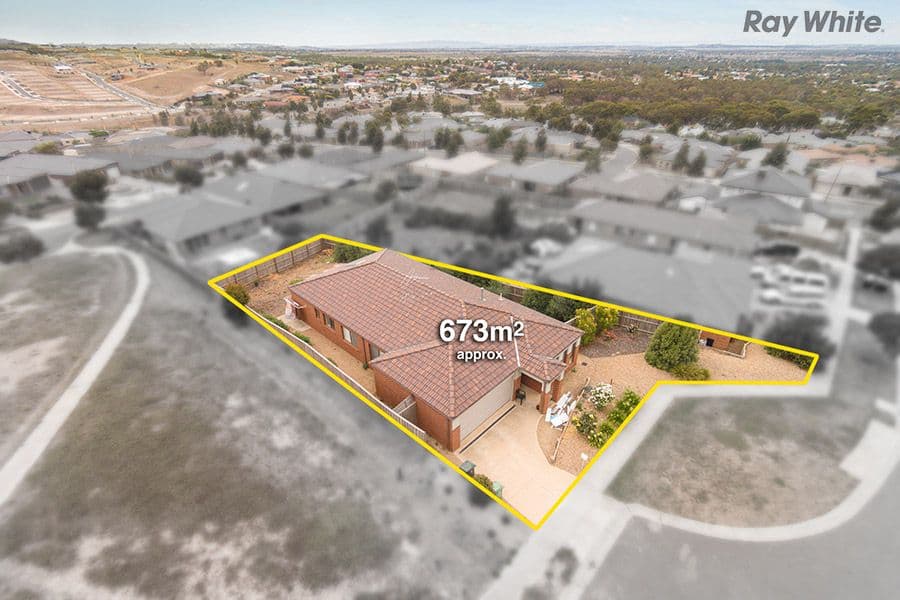 8 Hatfield Court, Sunbury VIC 3429, Sunbury - Thumbnail 2