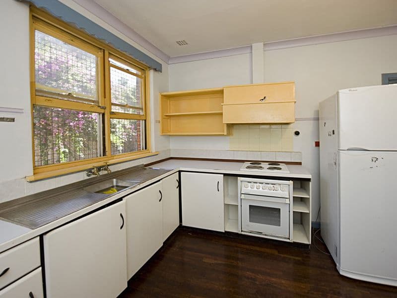 46 Upton Street, ST JAMES WA 6102, St James - Thumbnail 6